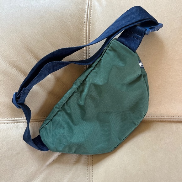 LeSportsac | Everyday Belt Bag - Picture 2 of 2